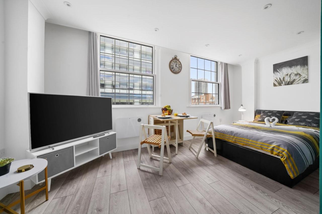 In The Heart Of The - Aldgate Zone 1 * Londra